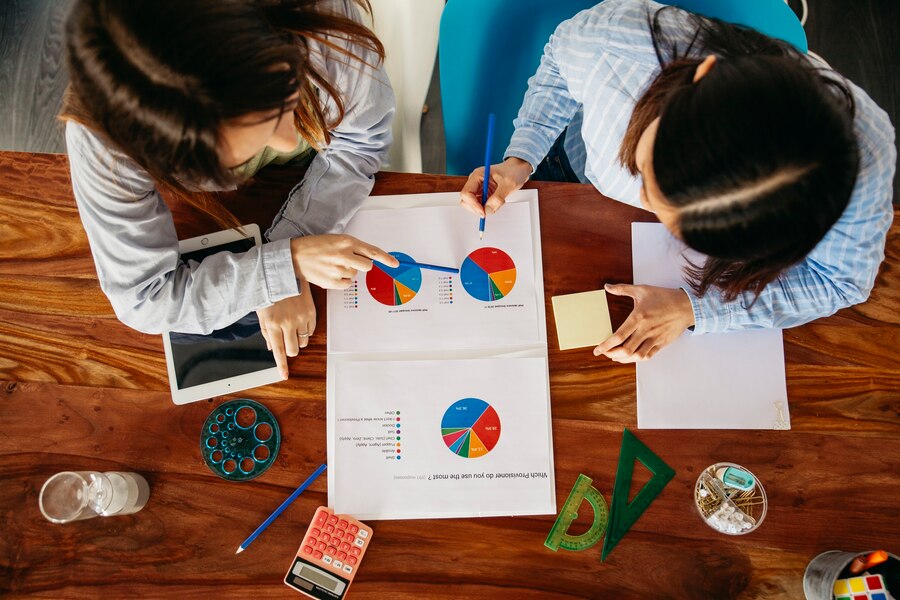 women-working-with-data-paper_23-2147764691